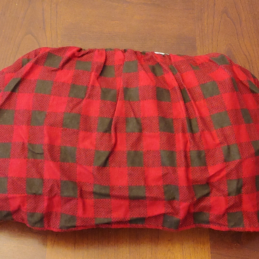 NWOT - Never Used Crib Skirt